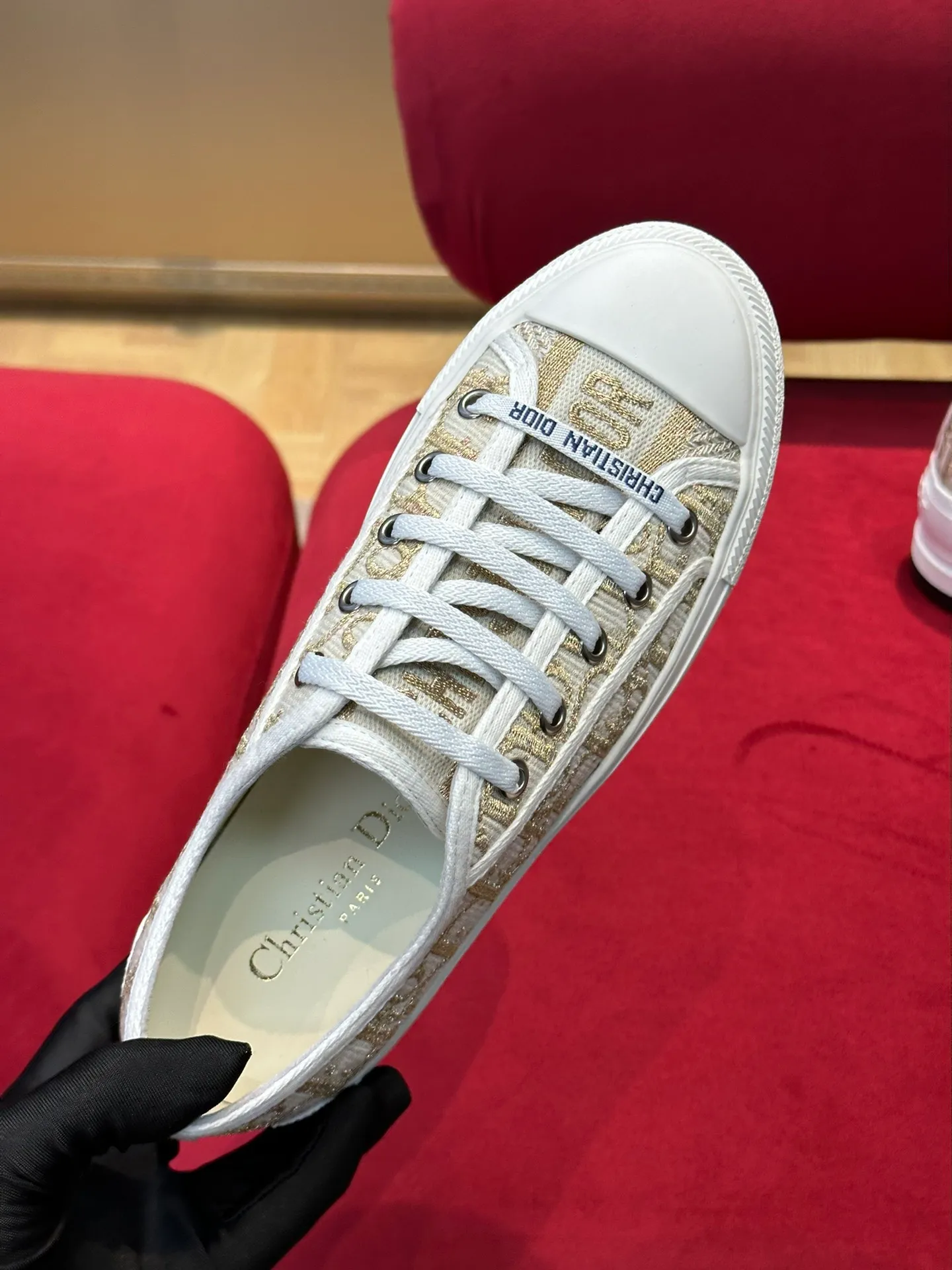 👟👟Ex-factory price 520👟👟 Dior Dior ss23 new arrival~ CD's 2023 spring and summer thick-soled embroidered cloth shoes have a good heightening effect, really look at it👏 The uppers have exquisite oblique three-dimensional embroidery, and the flower is the map of Paris! Exquisite and high-end, slimmed into shape! size 35-41 (40-41 customized)